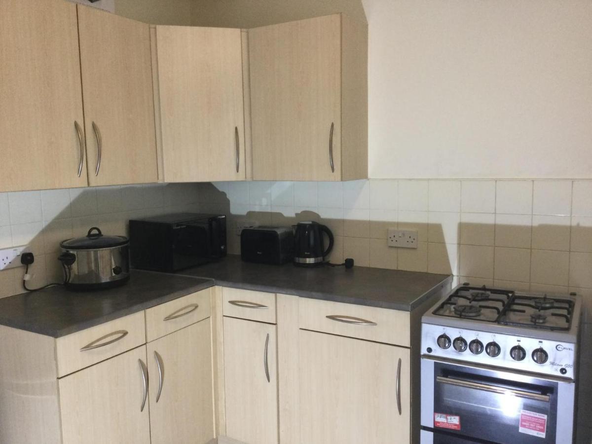 Nice Residential Within Easy Reach Of Town Manchester Exterior photo